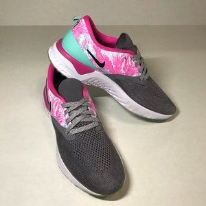 Nike Womens Odyssey React Flyknit 2 Running Shoe Gunsmoke/Laser Fuchsia/Tropical